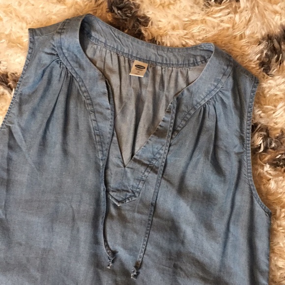 Old Navy tank - Picture 2 of 3
